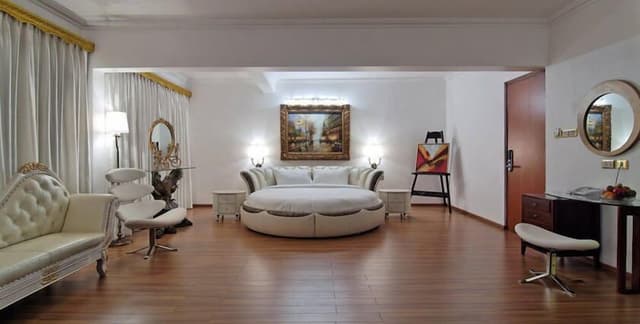 Suite, Garden View