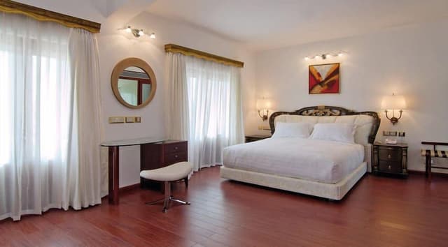Suite, Garden View