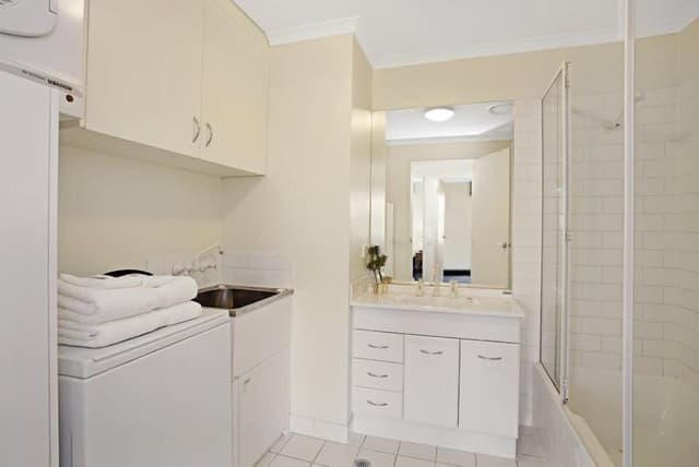 2-Bedroom 1-Bathroom City View Apartment