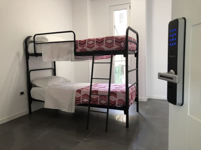 Comfort Shared Dormitory, Women only (4 people)