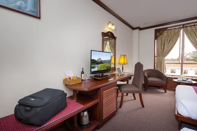 Superior Twin Room, City View