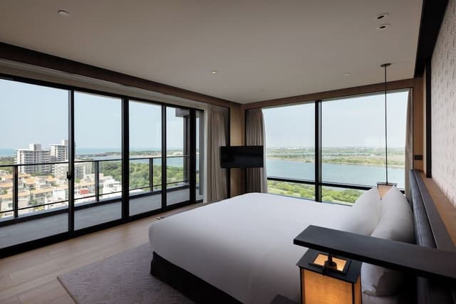Junior Suite, 1 King Bed, Balcony, River View