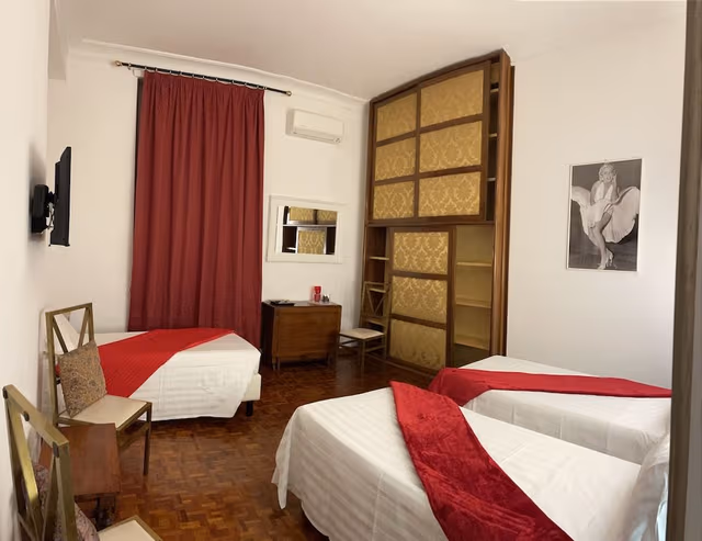 Triple Room