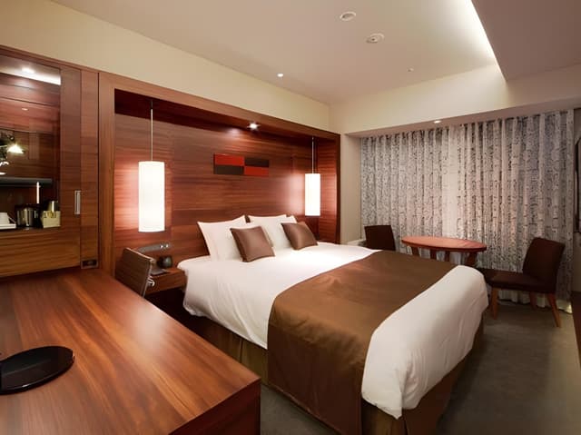 Double Room - Smoking - Premium Floor