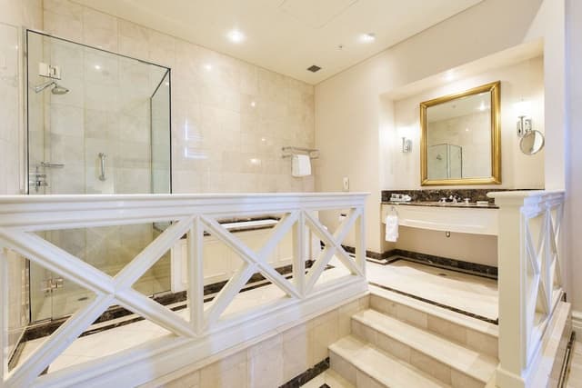 Suite, 1 King Bed