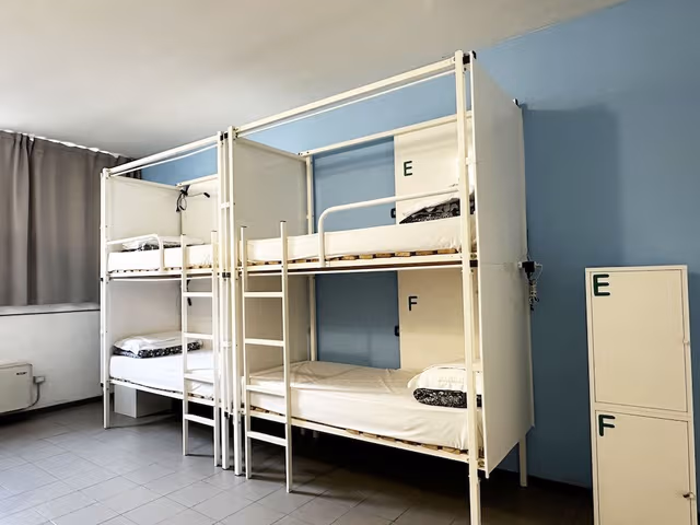 Shared Dormitory, Private Bathroom (6 people)