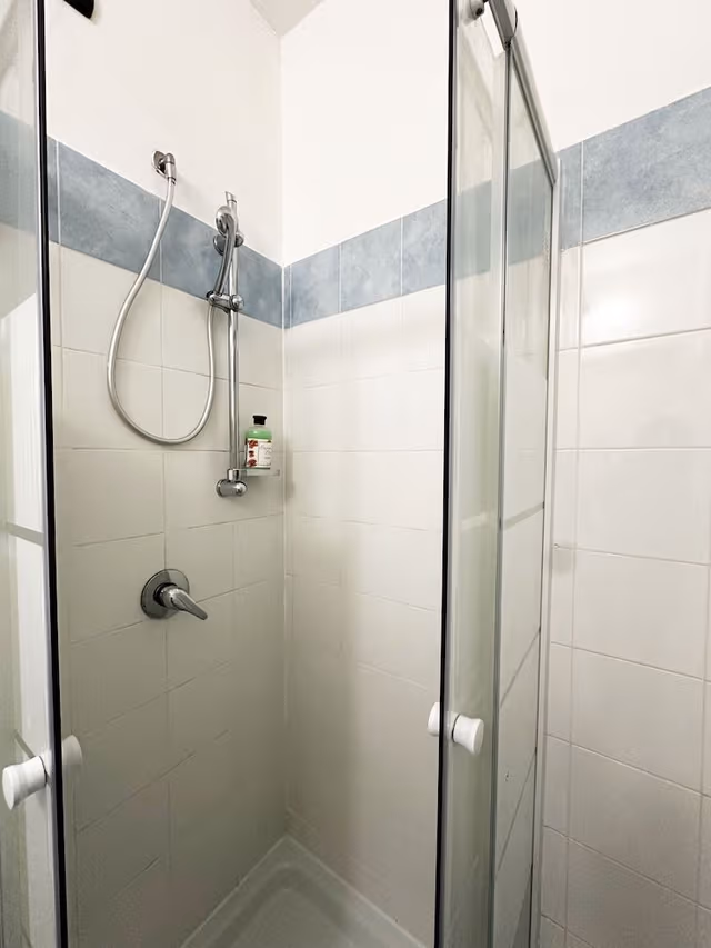 Shared Dormitory, Private Bathroom (6 people)