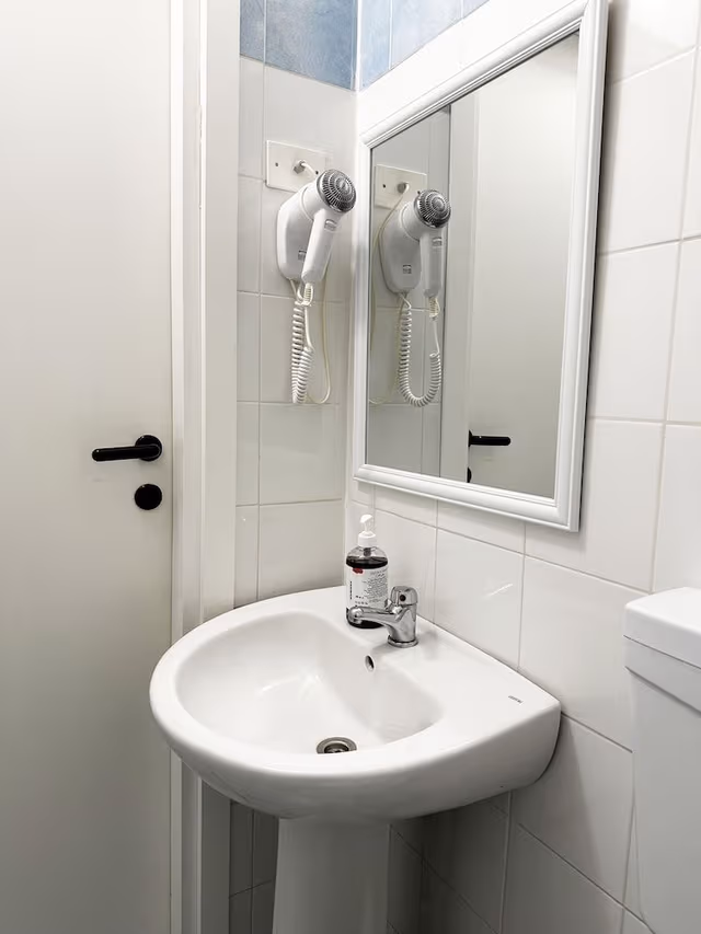 Shared Dormitory, Private Bathroom (6 people)