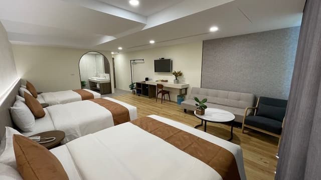 Six Persons Room, Balcony with Mountain View