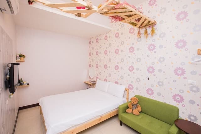 Double Room, No Windows