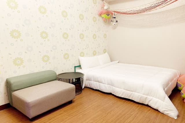 Double Room, No Windows