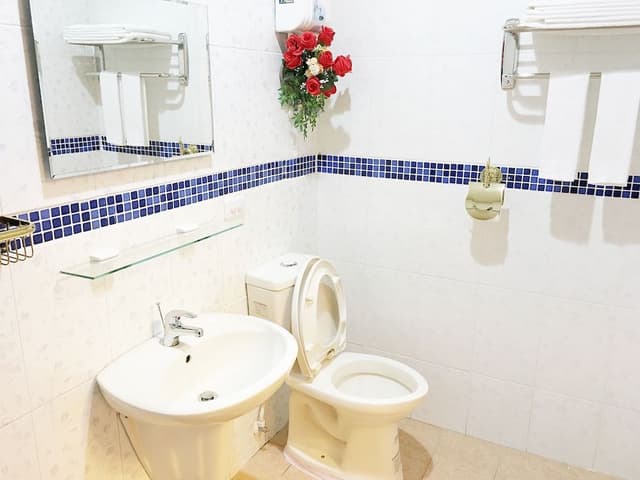 Double Room, No Windows