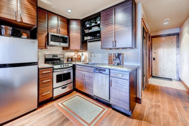 Studio, Kitchen