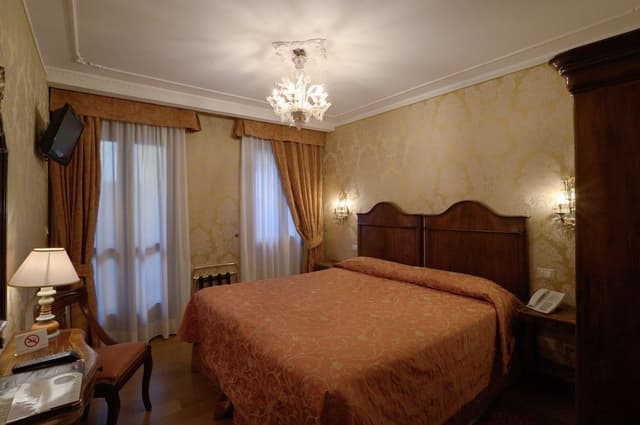Classic Double Room