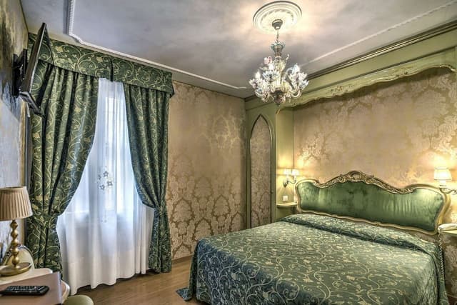 Classic Double Room