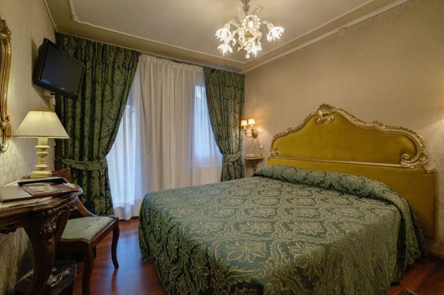 Classic Double Room