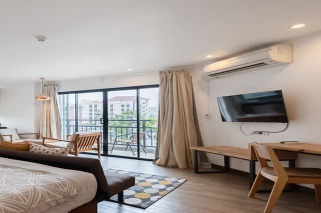 Deluxe Room, 1 King Bed with Sofa bed, Kitchenette, City View
