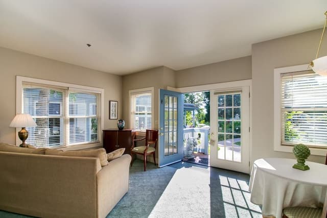 Suite, 1 Queen Bed with Sofa bed (Courtyard)