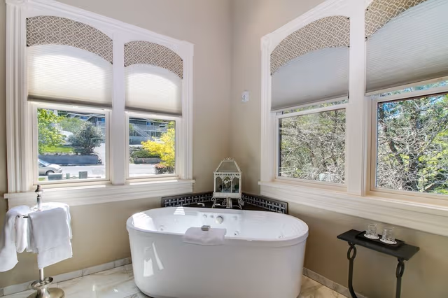Suite, 1 King Bed (Hargadine)