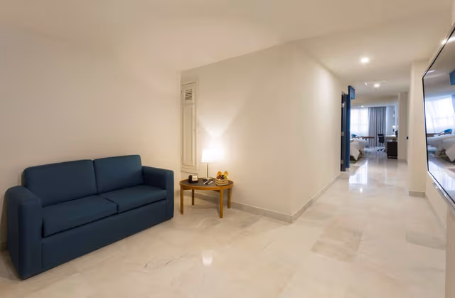 2 QUEEN BEACH VIEW 1 BEDROOM SUITE NONSMOKING