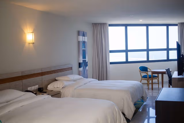 2 QUEEN BEDS BEACH VIEW NONSMOKING