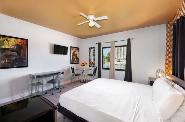 Superior Room, 1 King Bed