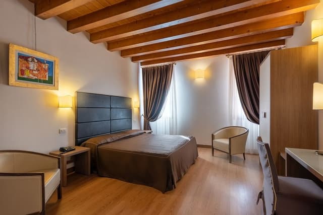 Comfort Suite, 1 Queen Bed