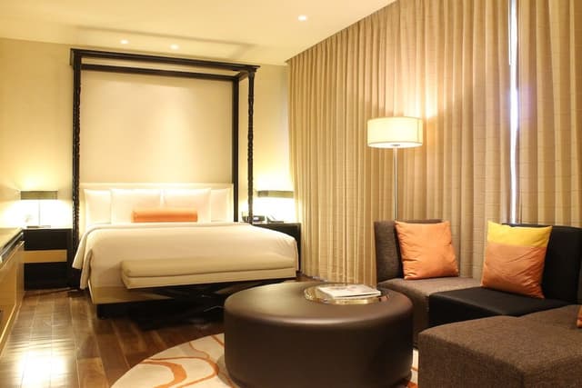 Executive Suite, 1 King Bed, Executive Level