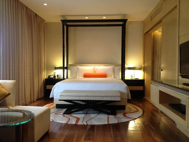 Executive Suite, 1 King Bed, Executive Level