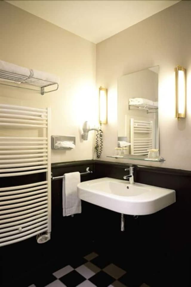 Traditional Double Room, Courtyard View