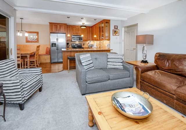 Condo, 2 Bedrooms