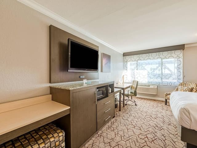 Standard Room, 2 Queen Beds, Accessible, Non Smoking (Accessible Tub)