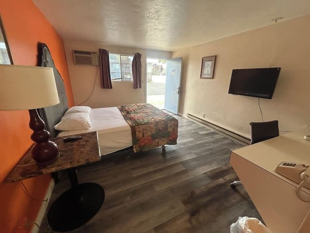 Room, 1 Queen Bed, Non Smoking