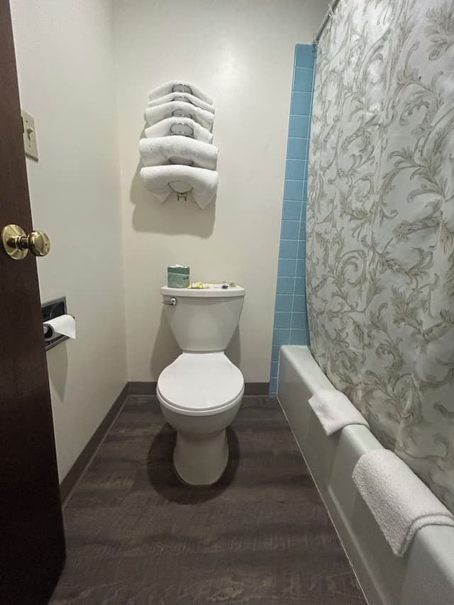 Room, 2 Queen Beds, Non Smoking