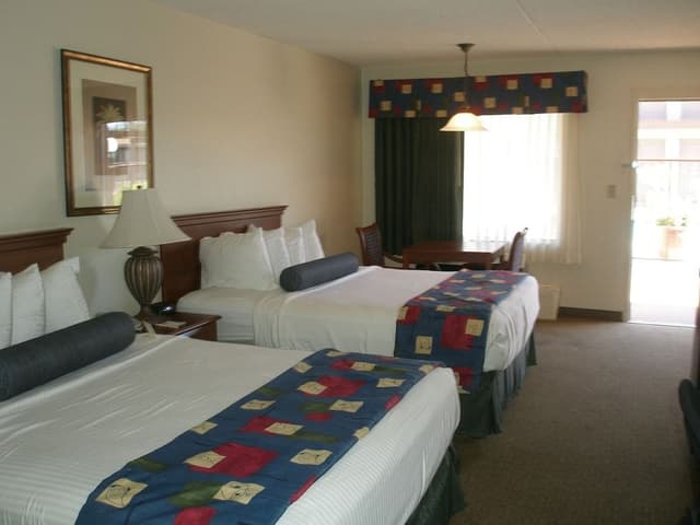 Standard Room, 2 Queen Beds, Non Smoking