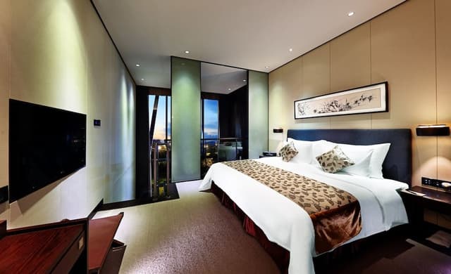 Deluxe Duplex, 1 King Bed, Balcony, Golf View