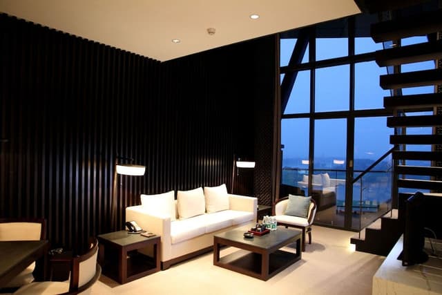 Deluxe Duplex, 1 King Bed, Balcony, Golf View