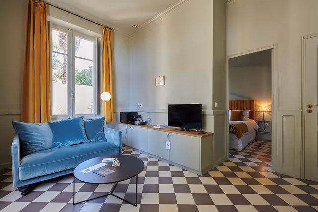 Suite, Garden View