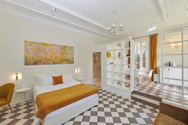 Suite, Garden View