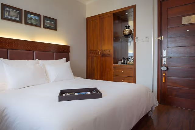Superior King Room without Window