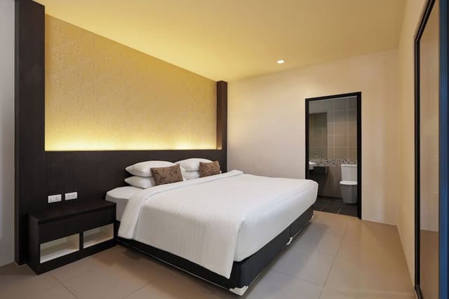 One Bedroom Suite