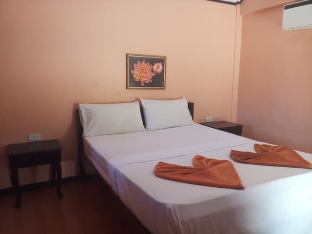 Bungalow Double Air Con