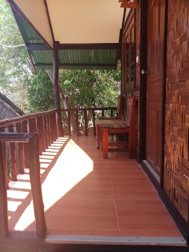 Bungalow Double Air Con