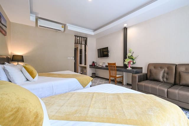 Pool Access Triple Room