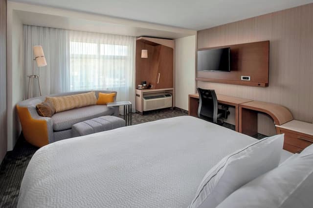Room, 2 Queen Beds (Mobility/Hearing Access, Roll-In Shwr)