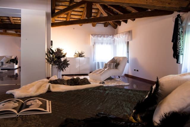 Suite, Jetted Tub