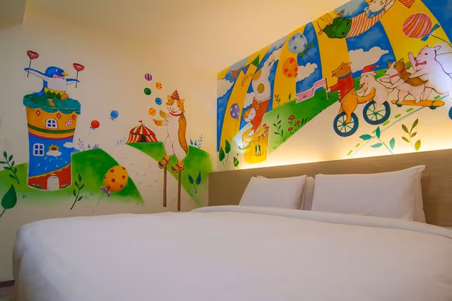 Deluxe Double Room, 1 King Bed (with bathtub)