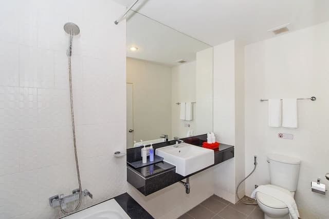 Deluxe Studio Suite, Kitchen, Garden View