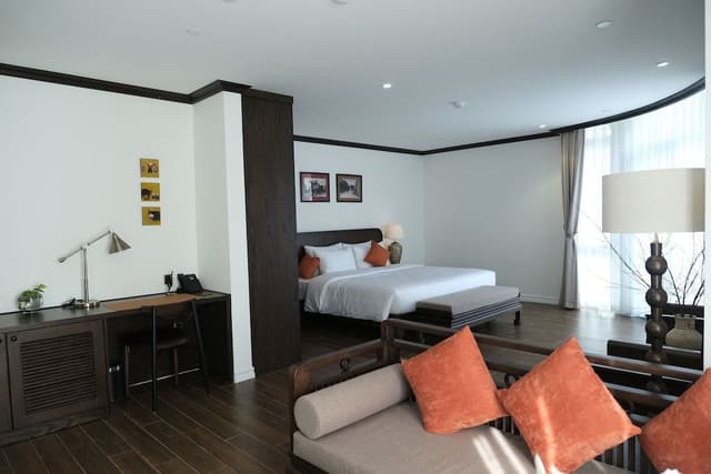 Senior Suite