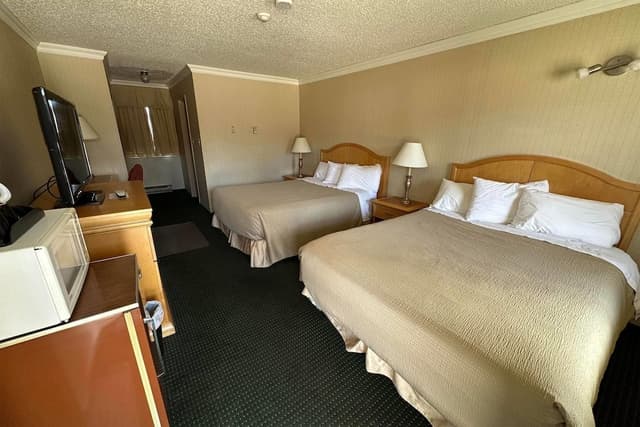Deluxe Room, 2 Queen Beds, Non Smoking